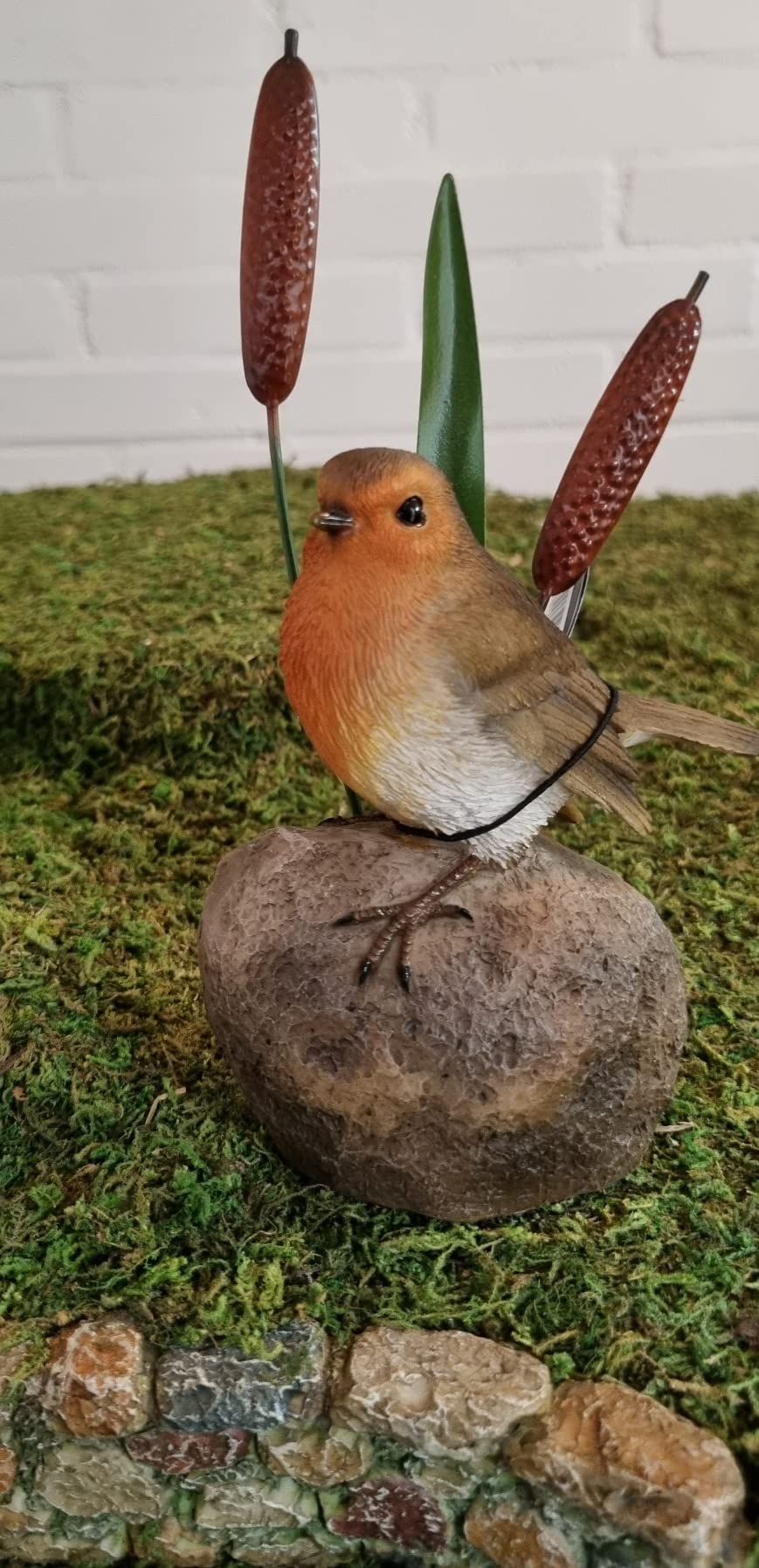 Vivid Arts Robin on Stone with Bulrush Home or Garden Decoration