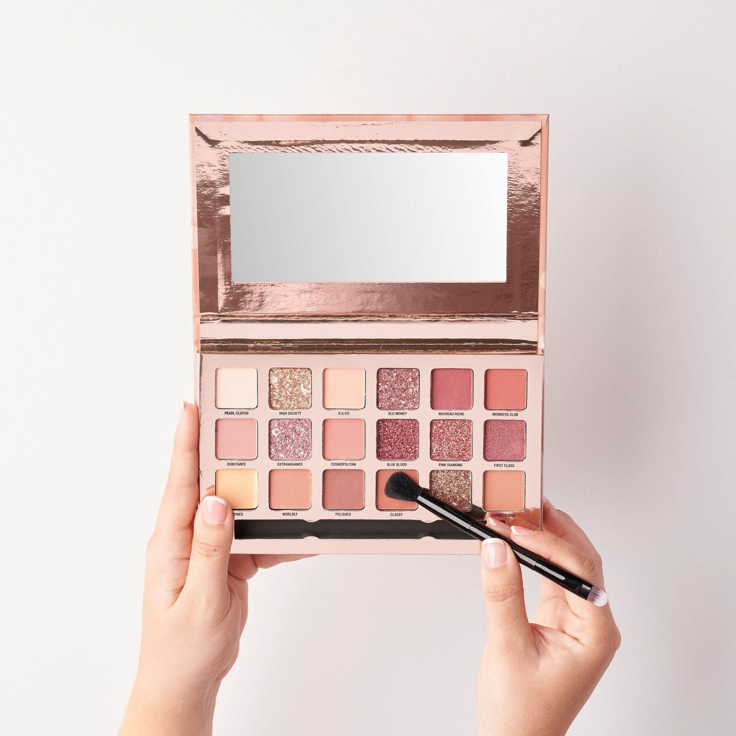 W7 Socialite Pressed Pigment Palette - 18 Pink Nude Colours - Flawless Long-Lasting Glam Makeup