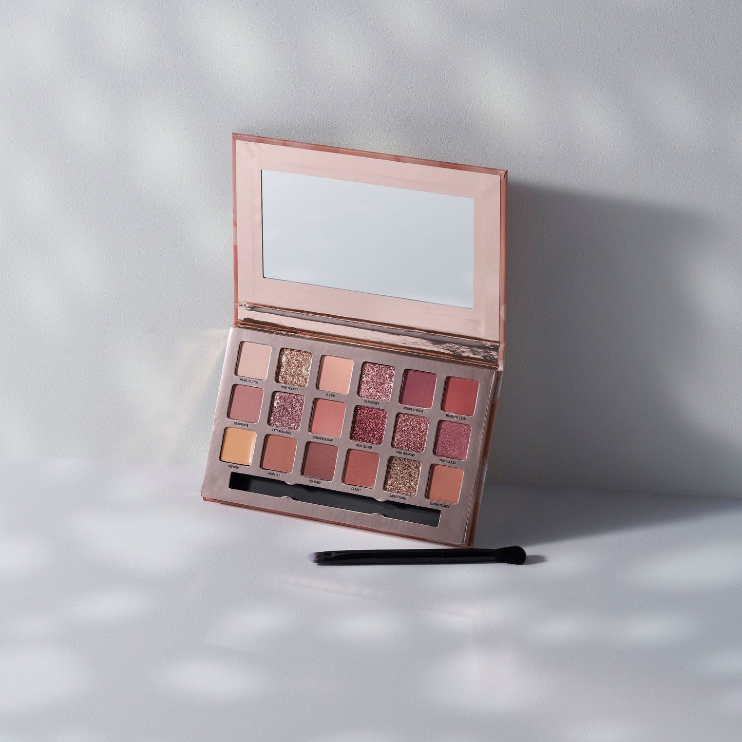 W7 Socialite Pressed Pigment Palette - 18 Pink Nude Colours - Flawless Long-Lasting Glam Makeup